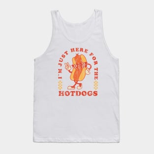 i'm just here for the hotdogs - retro funny Tank Top